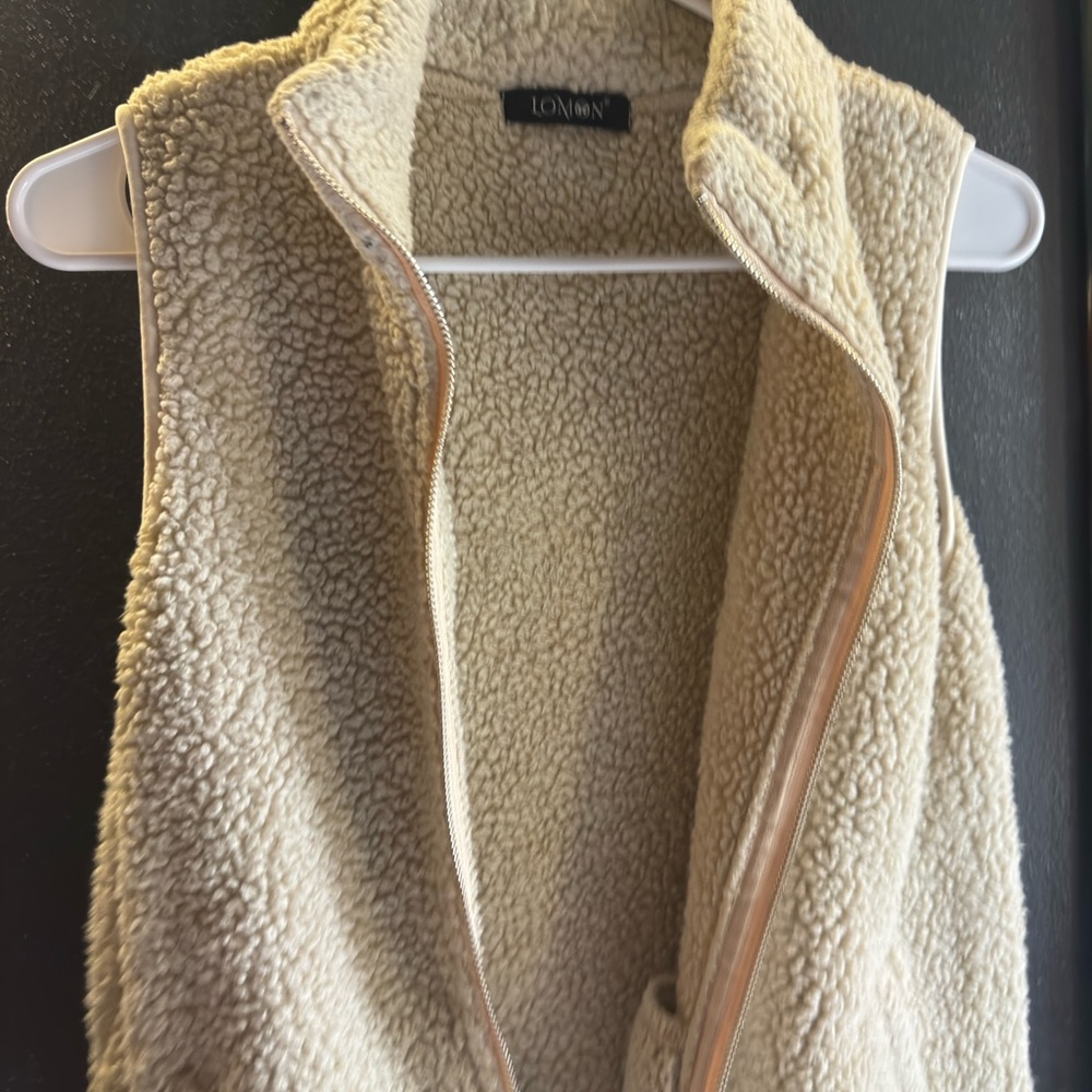 Fleece Zip-Front Cream Sherpa Vest